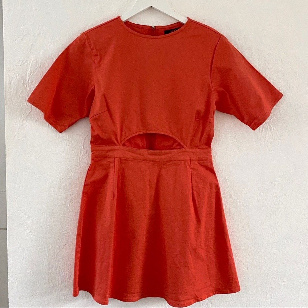 Motel Caitlin Cutout A-Line Dress in Coral / Medium